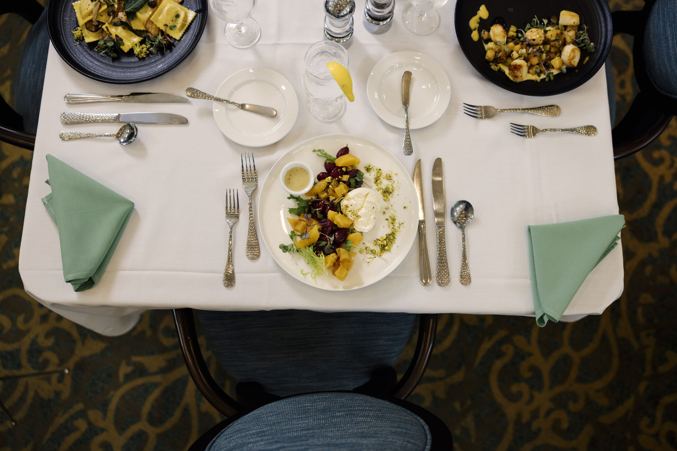 Dining at South Bay at Mount Pleasant, Life Plan Community in Mount Pleasant, SC